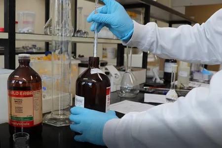 Tecpar inicia processos para produção de álcool 70%