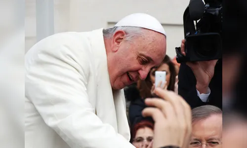 Vaticano perdoa pecados de fiéis infectados por coronavírus