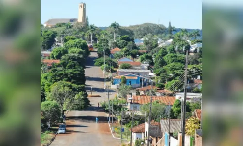 PM orienta moradores de Rio Bom que receberam parentes de outras cidades