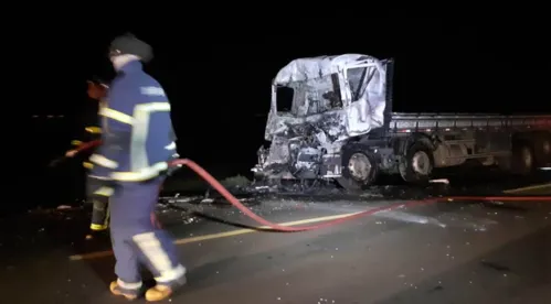 Motorista morre carbonizado após acidente na PR-323