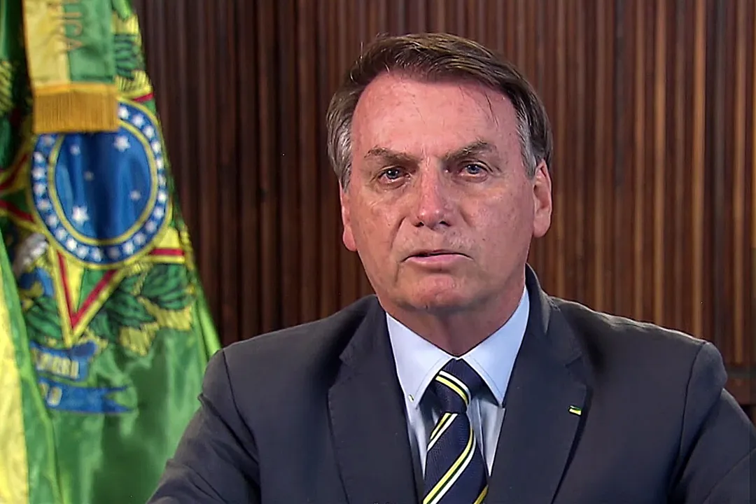 Ataque de Bolsonaro a medidas de isolamento repercute na imprensa internacional