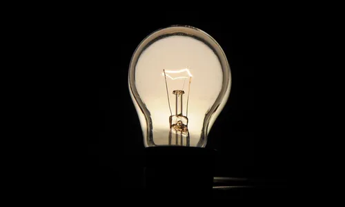 Aneel suspende por 90 dias cortes no fornecimento de energia elétrica