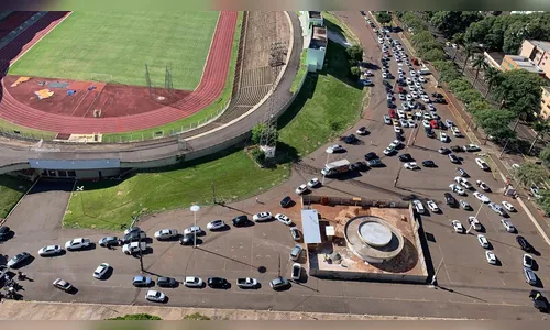 Protesto no centro de Maringá pede a reabertura do comércio; assista