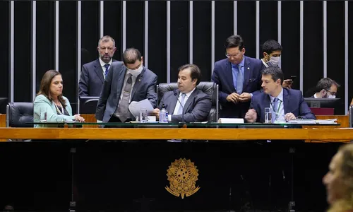 Maia propõe auxílio de R$ 500 a trabalhador informal durante pandemia