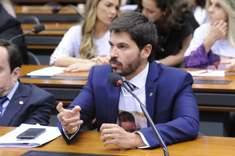Deputado Júnior Bozzella: "A economia existe em função da sociedade e não o contrário"  (Agência Câmara de Notícias)