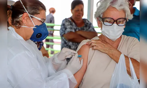Vacinação da gripe segue nesta quinta-feira nas escolas municipais e em algumas UBSs