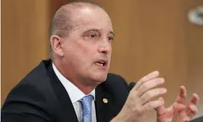 Onyx defende Bolsonaro e diz que seria “insanidade” isolamento por mais 2 meses