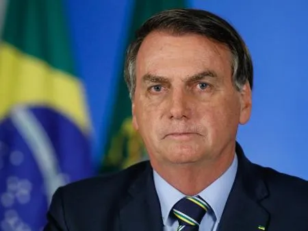 'Remédio demasiado' contra vírus causará efeito mais desastroso, diz Bolsonaro