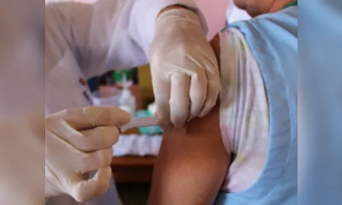 Começa a vacinação domiciliar contra a gripe para idosos a partir dos 70 anos em Arapongas