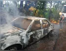 Bandidos assaltam posto e colocam fogo em carro, em São João do Ivaí