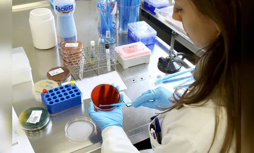 Lacen agiliza testes e ganha reforço no quadro de funcionários