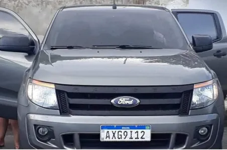 Caminhonete é roubada em Califórnia 
