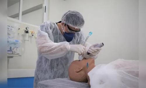 Profissionais da saúde de Arapongas passam por capacitação de coronavírus