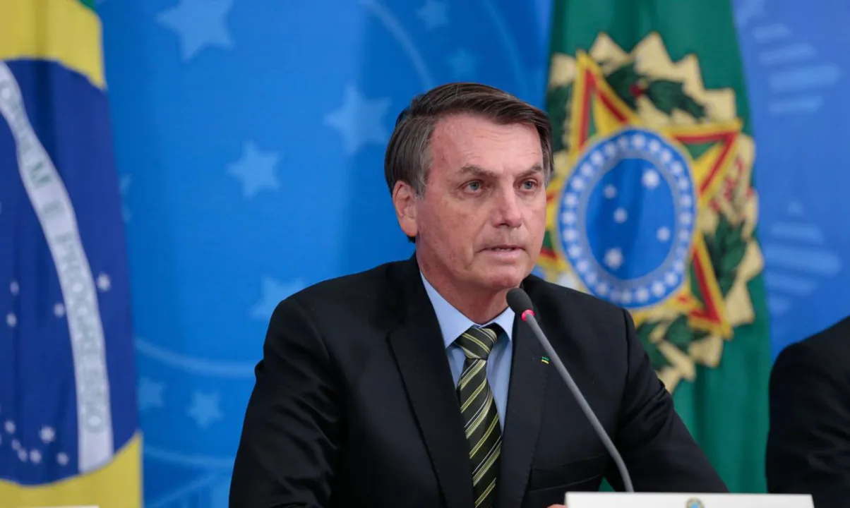 'Miséria, fome e violência' diz Bolsonaro sobre eventual desemprego na crise