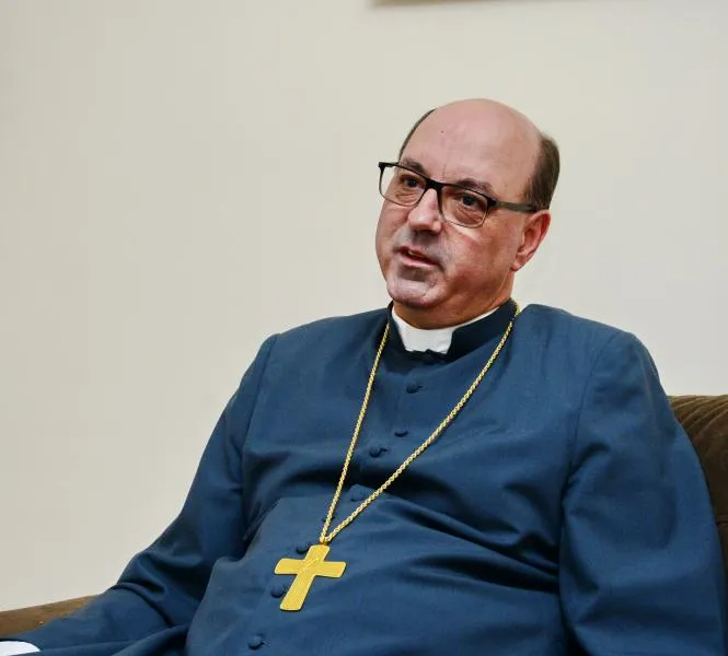 Bispo Dom Carlos José mantém suspensão de missas