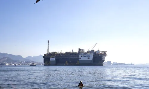 Petrobras anuncia descoberta de nova camada de óleo no pré-sal