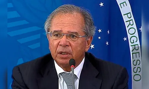 Recursos liberados a bancos estão empossados no sistema financeiro, diz Guedes