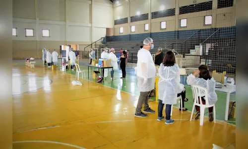 Nova etapa de vacinação de idosos é feita no Ginásio Mateus Romera