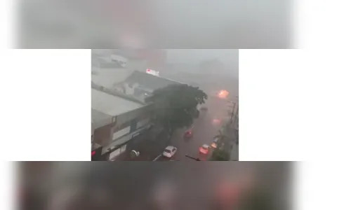 Aproximadamente 20 mil domicílios ficaram sem energia após chuva em Apucarana