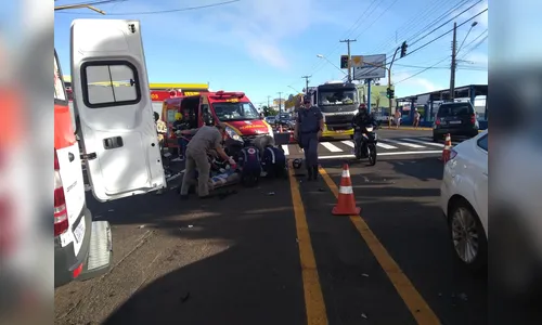 Acidente em Apucarana provoca ferimentos graves em motociclista 
