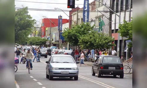 Vigilância notifica lojas que descumprem decreto em Arapongas