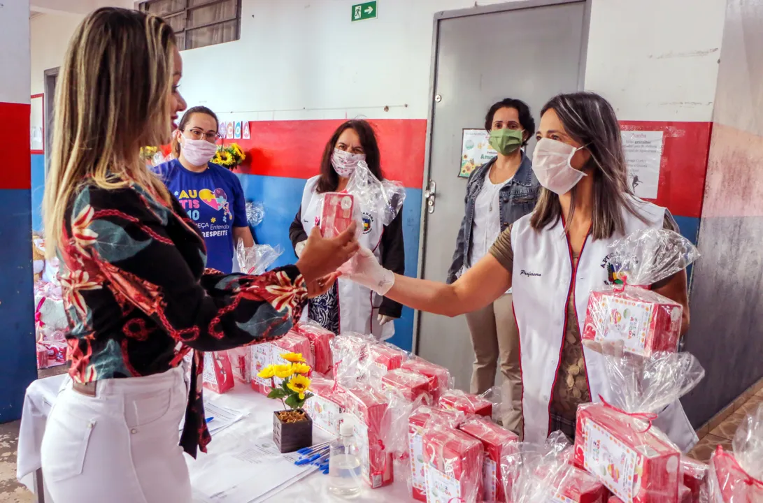 Com entrega agendada, Apucarana presenteia alunos do município com caixas de bombons