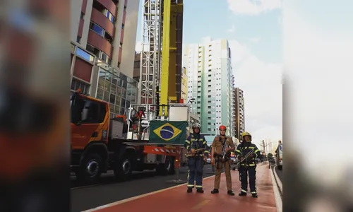Bombeiros realizam 'serenata' para moradores em isolamento social em Maringá
