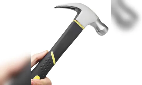 Em São João do Ivaí, jovem ameaça a própria mãe com martelo