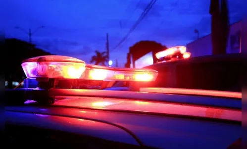 Morador é notificado por reunir pessoas para assistir a show transmitido pela internet, em Paranavaí