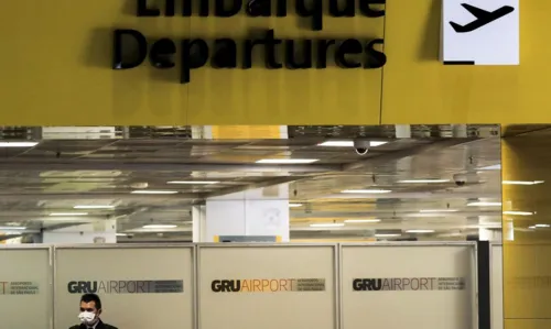 Ação ocorreu no Aeroporto Internacional de Guarulhos (Foto: Roosevelt Cassio/Reuters/Agência Brasil)