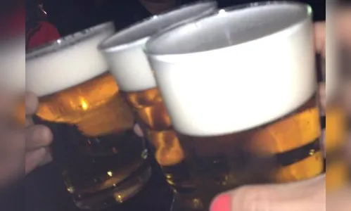 Dono de bar descumpre decreto e aglomera clientes nos fundos do estabelecimento, em Kaloré