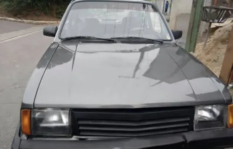 O carro da vítima, um Chevrolet Chevette cor cinza e com placas de São Carlos do Ivaí, foi levado e até a publicação desta reportagem, o veículo não havia sido localizado e nem os suspeitos.