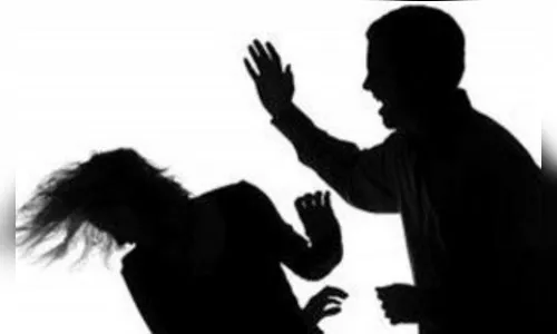 Mulher desmaia após agressão de namorado, em Ivaiporã