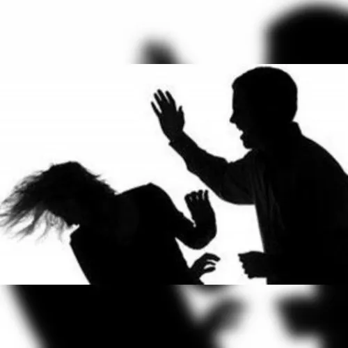 Mulher desmaia após agressão de namorado, em Ivaiporã