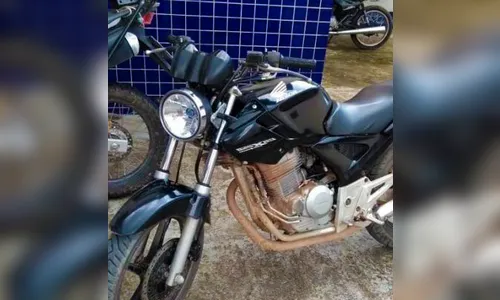 Polícia Militar apreende moto com irregularidades, em Borrazópolis