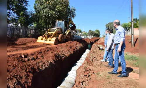 
							Prefeitura está concluindo obras de galerias e pavimentação no Jardim Luiz XV, em Ivaiporã
						
						