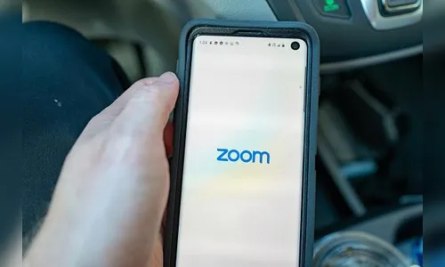 Professor apucaranense sofre tentativa de extorsão após ter dados vazados pelo aplicativo Zoom 