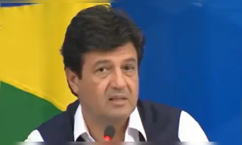 Mandetta admite erro e tenta sair do foco