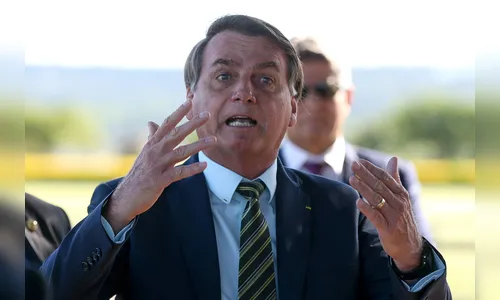 'Se é para ouvir cada um com problema, não paro mais', diz Bolsonaro a apoiadores