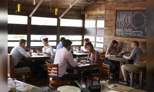 Restaurantes, bares e conveniências voltam a funcionar em horário normal em Arapongas