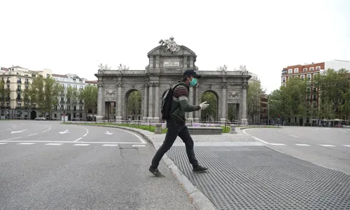 Verão não será capaz de travar a pandemia de covid-19, mostra estudo