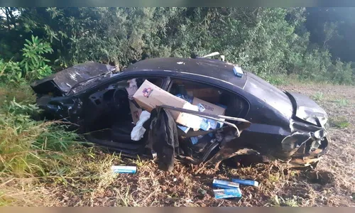 Contrabandista capota carro a quase 200 km/h e é preso no Paraná