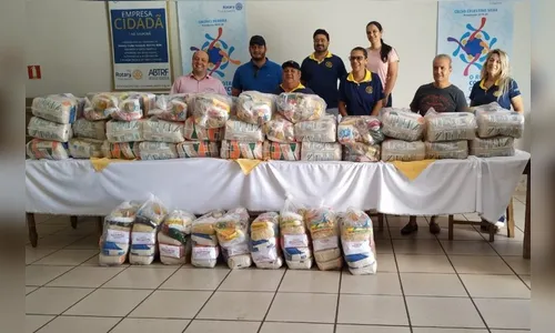 Prefeitura de Ivaiporã, IFPR e Rotary Club doam cestas básicas a crianças dos projetos sociais inscritas no CadÚnico