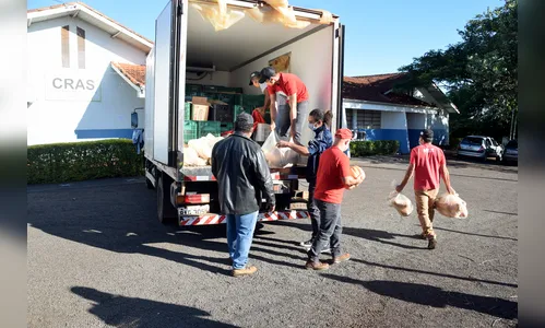 Assentamento 8 de Abril doa 4,5 toneladas de alimentos em Ivaiporã e Jardim Alegre