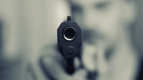 Homens se passam por policiais e tentam roubar casal na PR-445