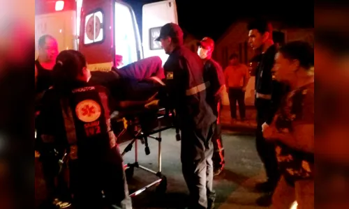 Colisão entre caminhonete e moto em Faxinal deixa um ferido