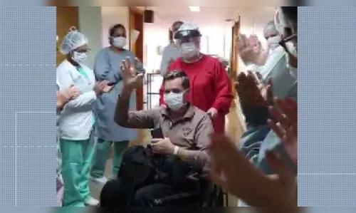 “Não quero que ninguém passe por isso”, diz idoso com Covid-19 após receber alta hospitalar 