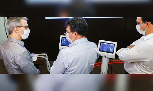 Romeu Zema conhece projeto para fabricação de respiradores em Minas Gerais