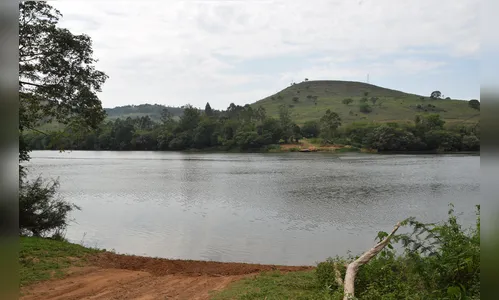 Bombeiros realizam buscas por jovem desaparecido no Rio Ivaí