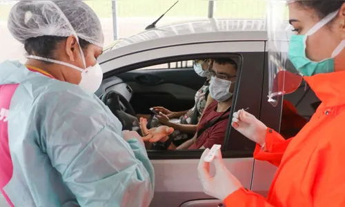 Brasília faz teste rápido para o coronavírus em drive thru
